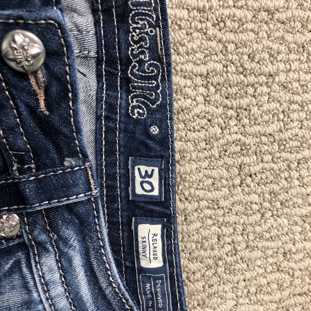 Miss Me size 30 Relaxed Skinny jeans